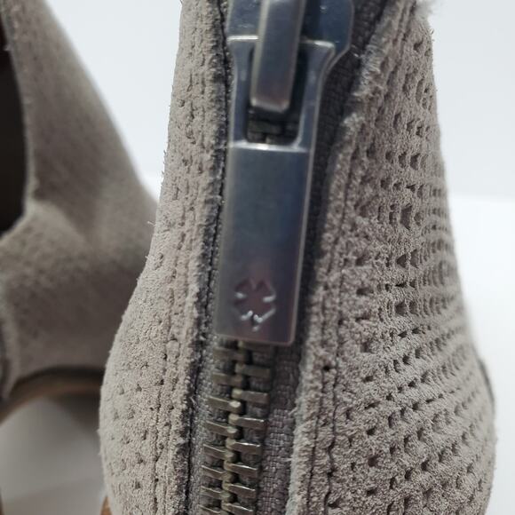 Lucky Brand Women's Grey Faux Suede Ankle Boots Size 6.5M LK-POWE Zip-Up - Picture 14 of 16